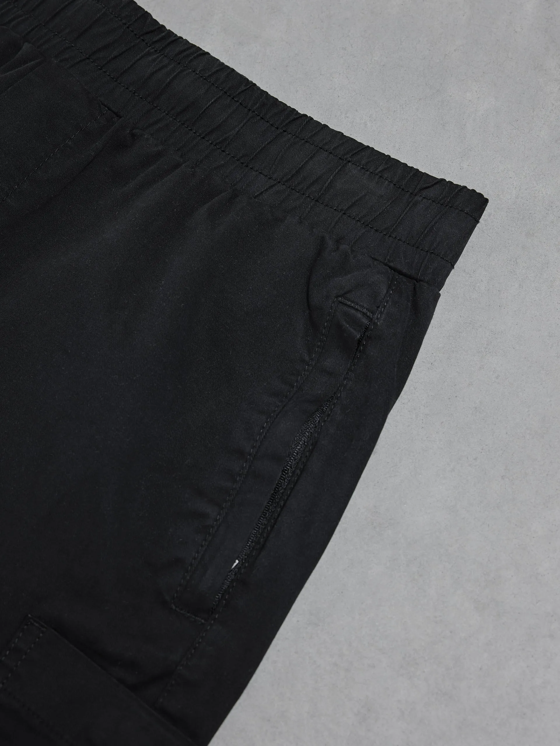 Garment Dye Cargo Short in Black