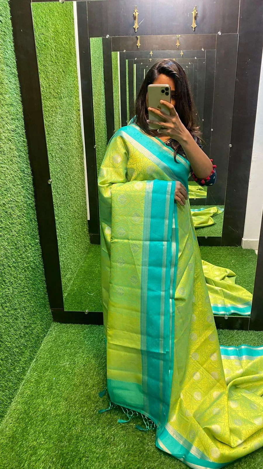 Parrot green dual shaded silk saree with blouse